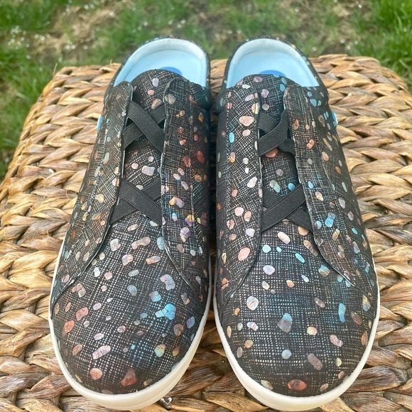 CLOUD Aika Bubble Print Luxurious leather Slip on Backless Mule Slide sneaker. - Picture 1 of 6